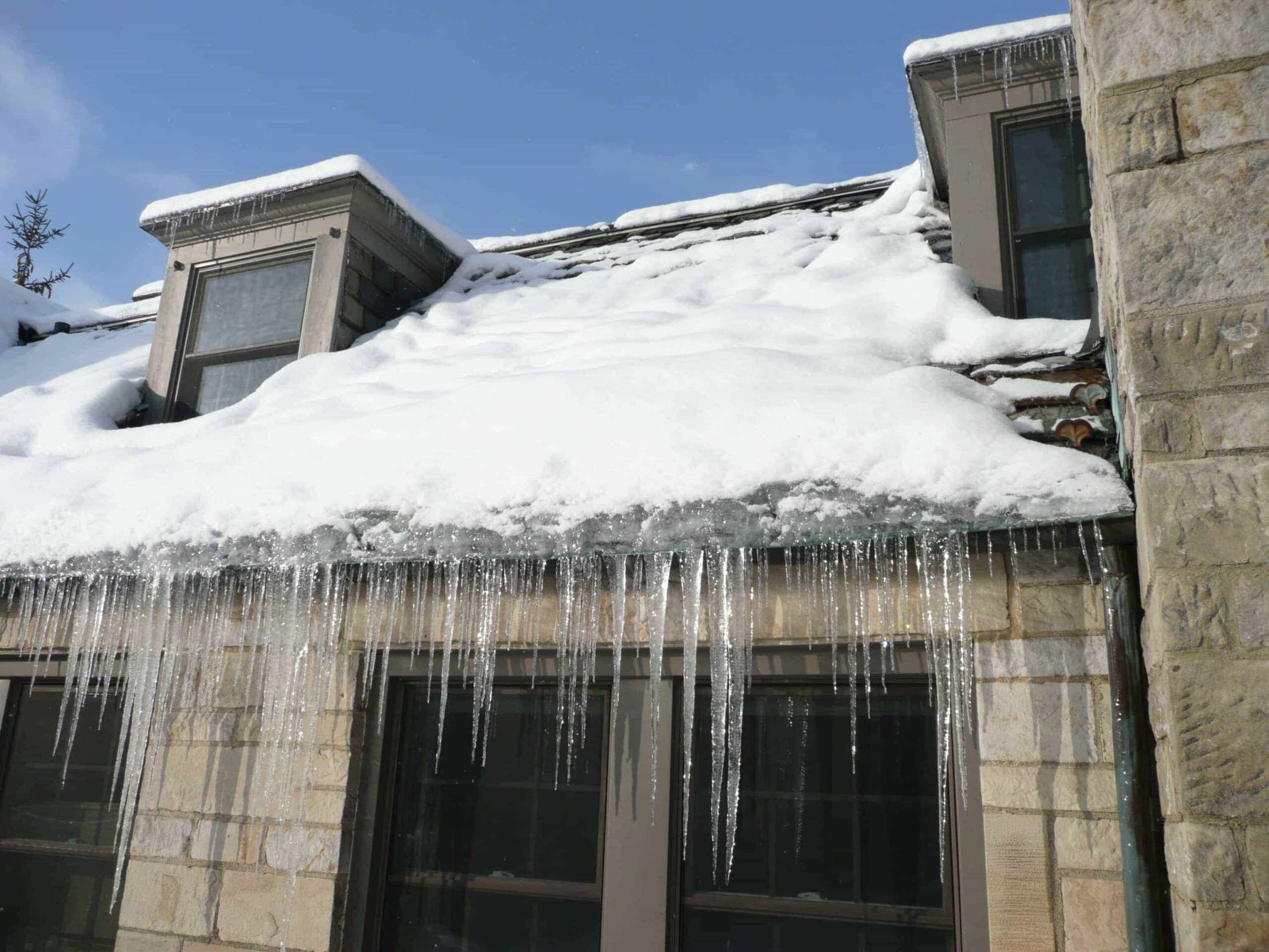 Read more about the article What are Ice Dams?